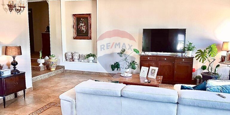 2025092062216-986014-12