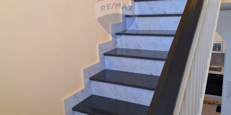 2025092090608-986018-20