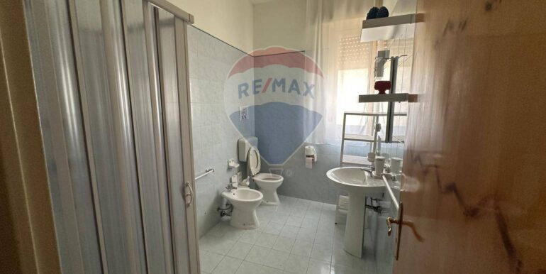 20250924100033-986664-37