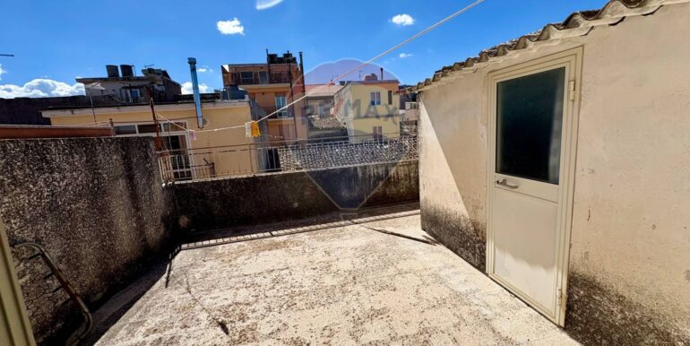 20250925190557-986480-10