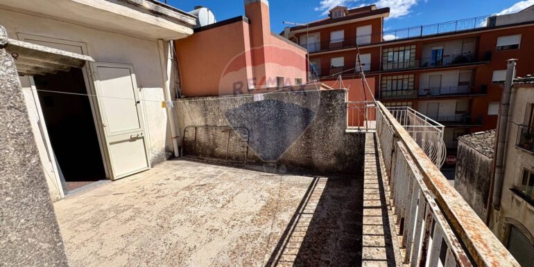 20250925190601-986480-11