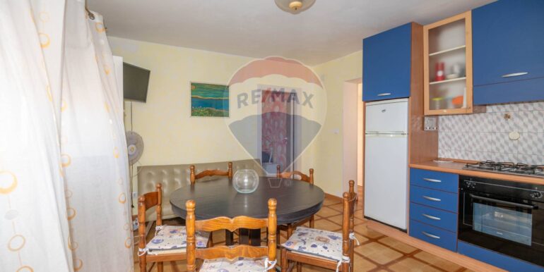 20250929161227-989027-8