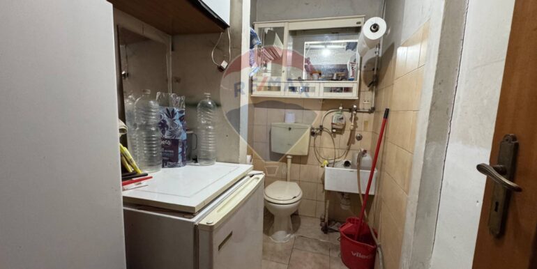 20250929165245-987626-7