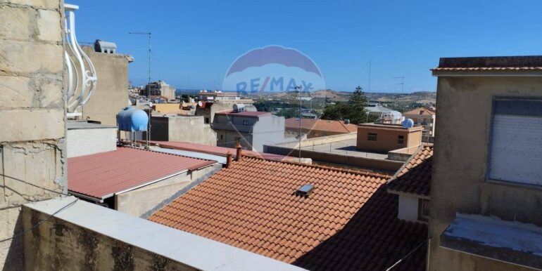 20250929214326-983603-11