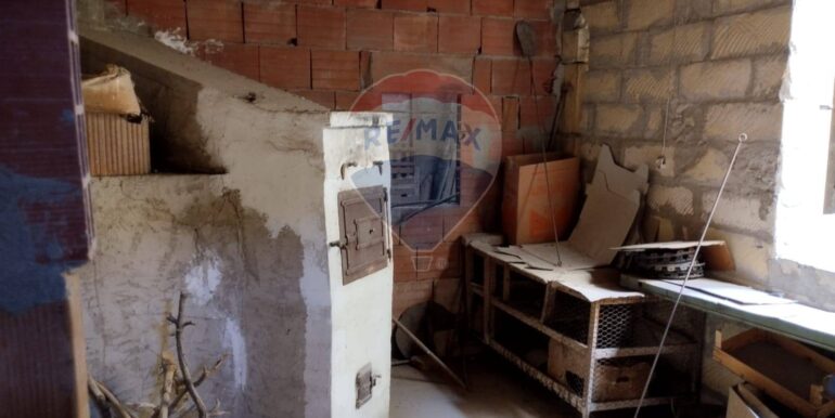 20250929214338-983603-16