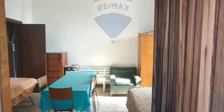 2025093010914-989406-12