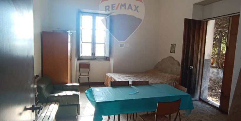 2025093010919-989406-14