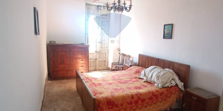 2025093010923-989406-16