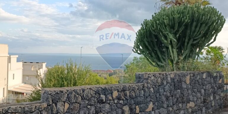 2025093010939-989406-22