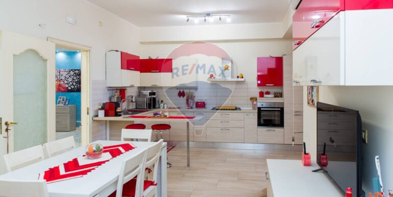 20250930224002-990795-10