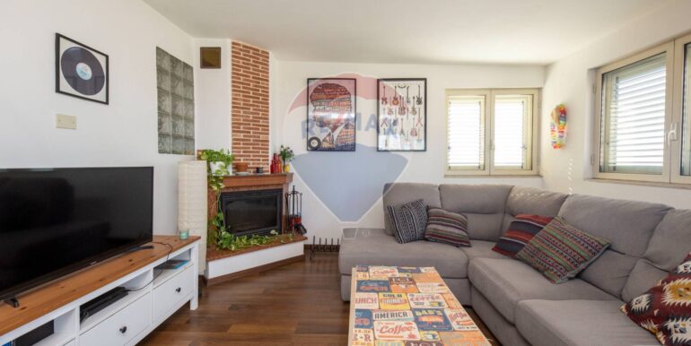 2025093093358-987496-21