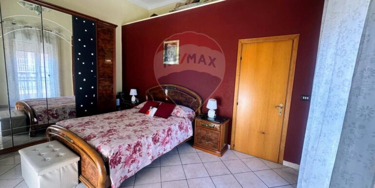 20251001100239-989040-8