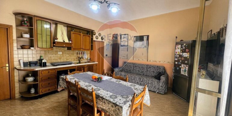 20251001100400-989040-11