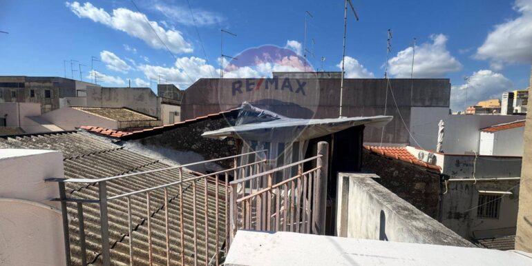 20251001100411-989040-15