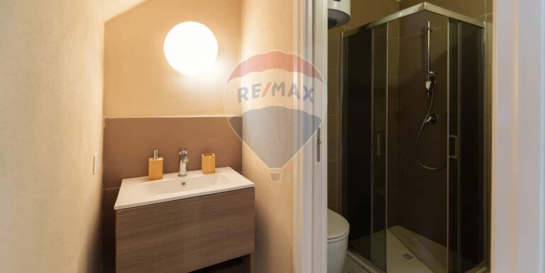 20251001101335-976825-33