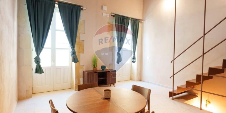 20251001102420-951923-70