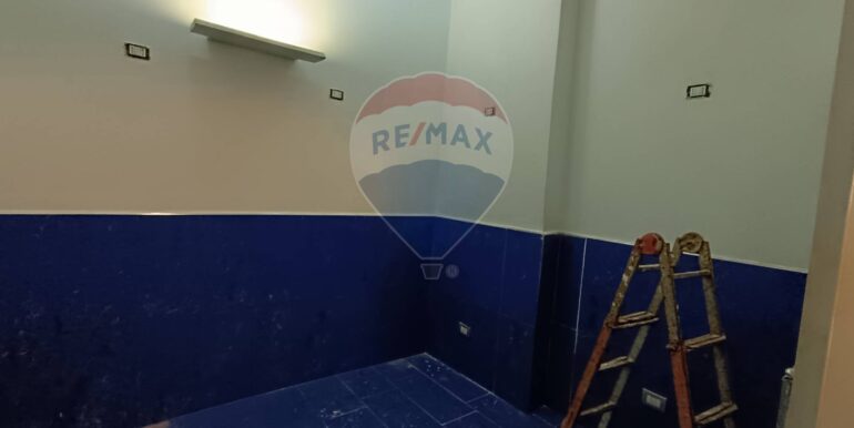 20251001104658-990829-3