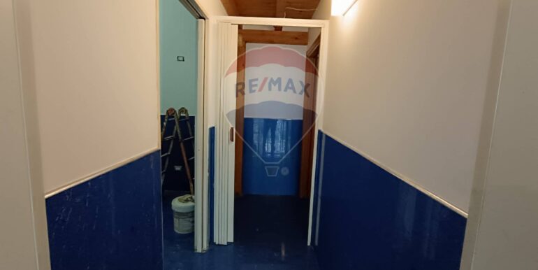 20251001104713-990829-9