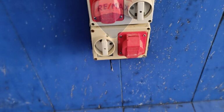 20251001104718-990829-11