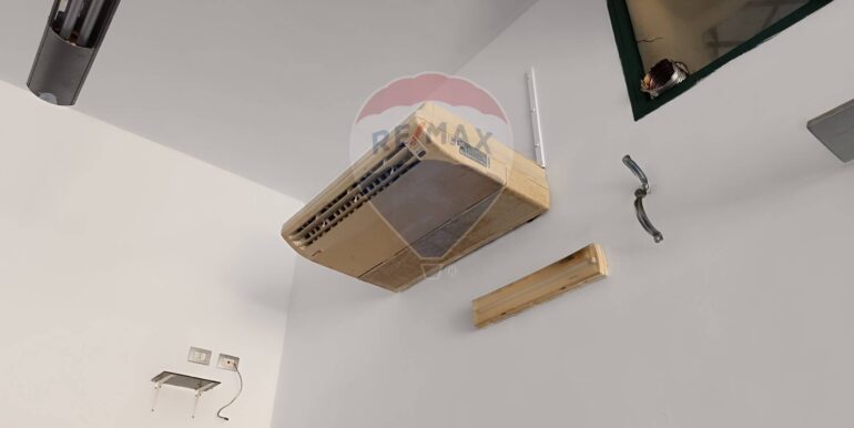 20251001104721-990829-12