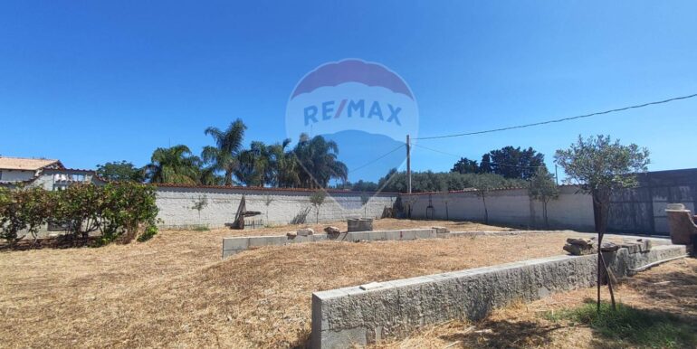 20251001105545-988863-12