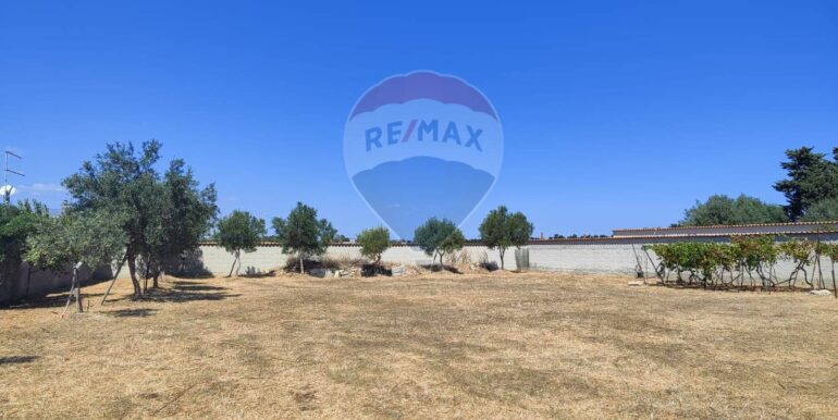 20251001105556-988863-15