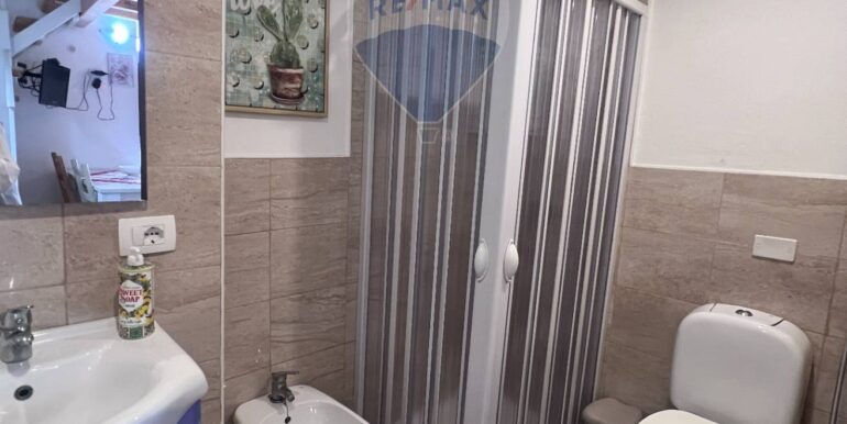 20251001160118-990932-1