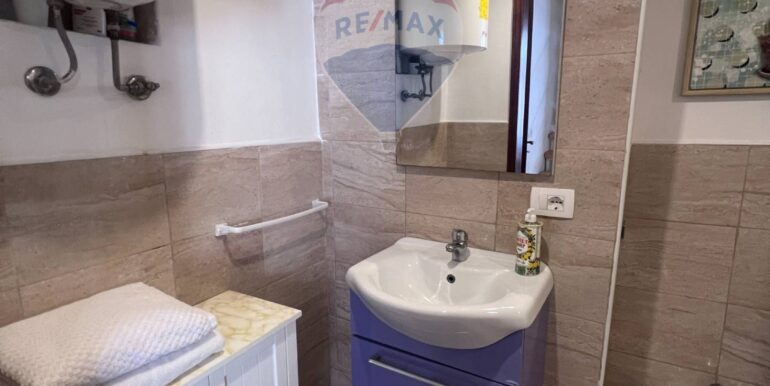 20251001160122-990932-2