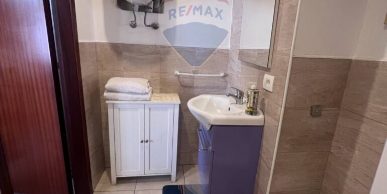 20251001160125-990932-3