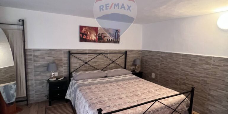 20251001160206-990932-15