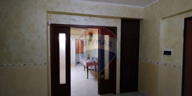 20251001225741-991058-12