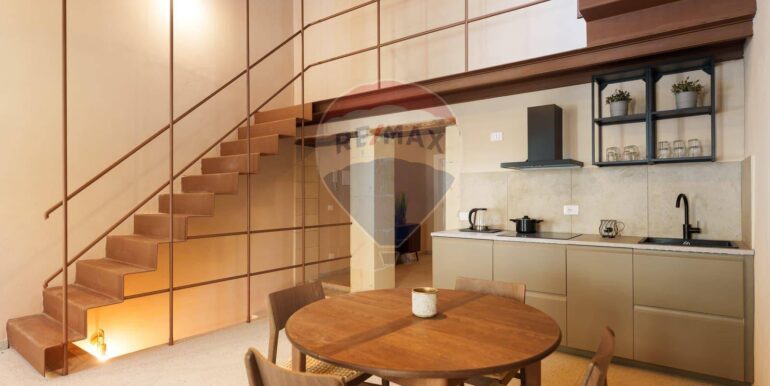 2025100195000-976917-36