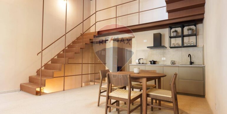 2025100195011-976917-41