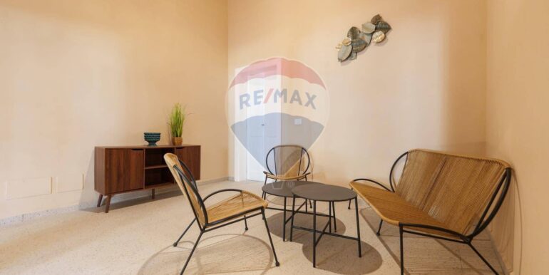 2025100195022-976917-46