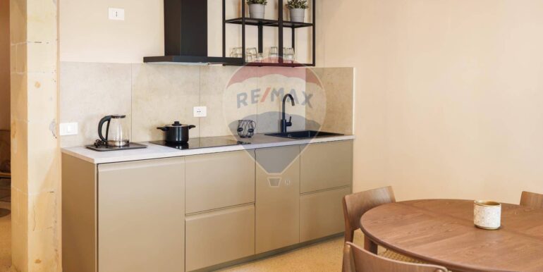 2025100195024-976917-47