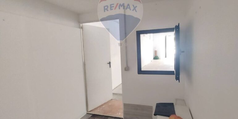 20251002115158-986394-43