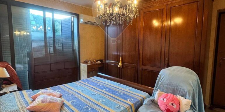 20251002115159-991129-8