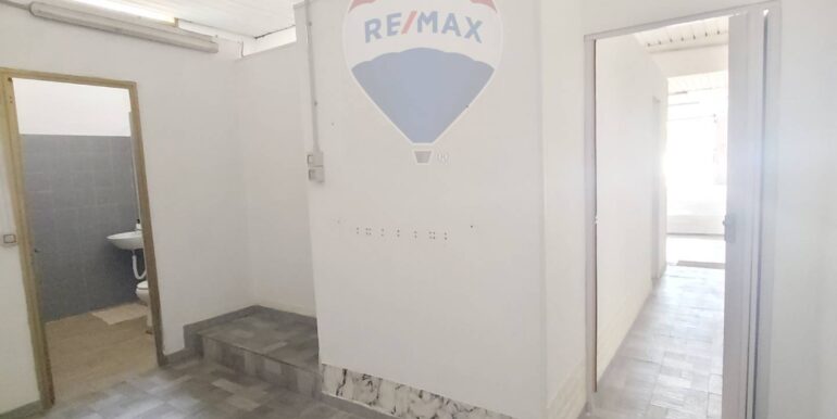 20251002115243-986394-64