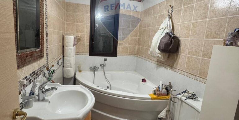 20251002115244-991129-11