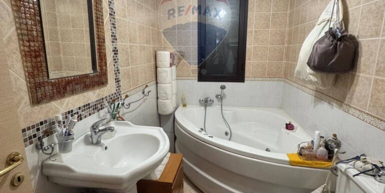 20251002115246-991129-12