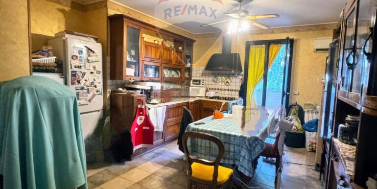 20251002115256-991129-16