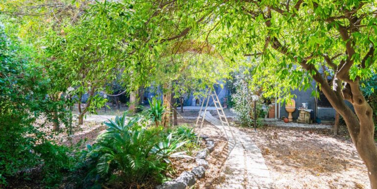 20251002191645-976631-53