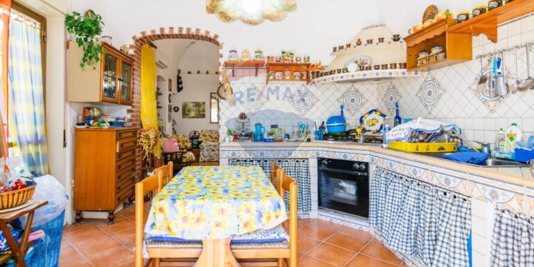 20251002191746-976631-62