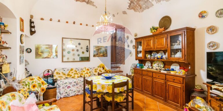 20251002191758-976631-64