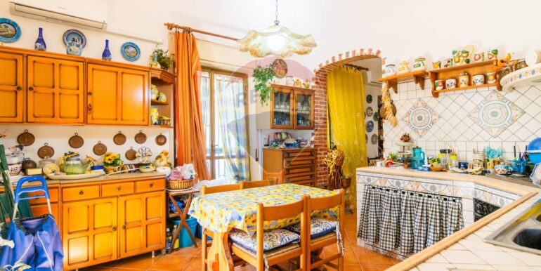 20251002191835-976631-70