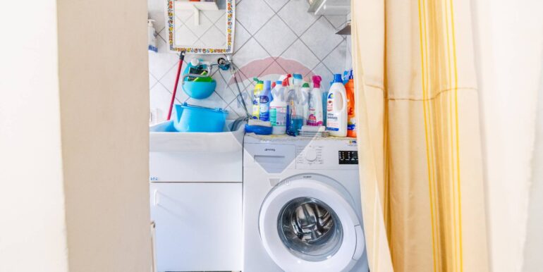 20251002191916-976631-78