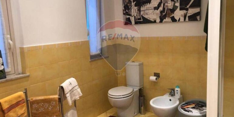 20251003172039-991552-6