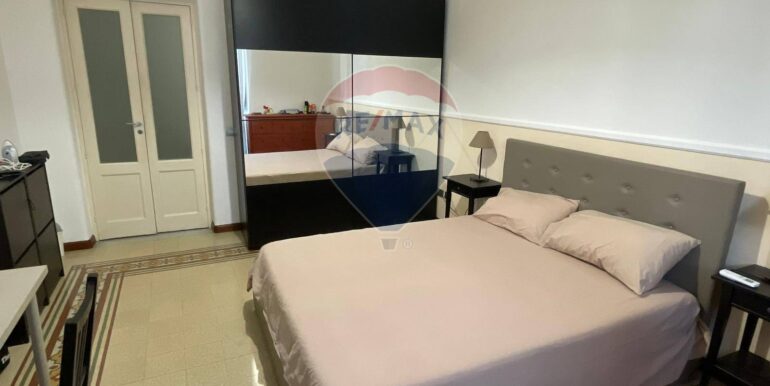 20251003172043-991552-8