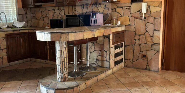 2025100403918-991298-1