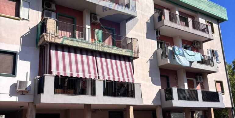 2025100404715-991298-3